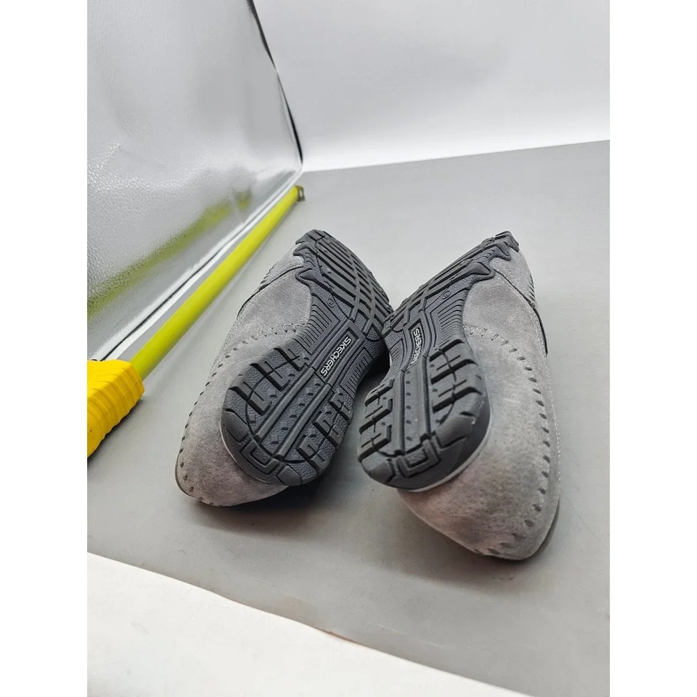 Skechers Relaxed Fit Gray Suede Memory Foam Loafers Womens 9 Wide 49415W CCL